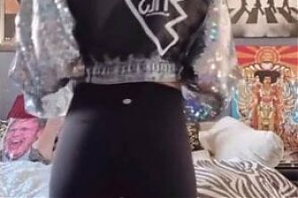 Alexa Bliss in leggings