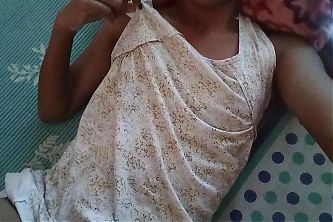 Village girl showing boobs and pussy 